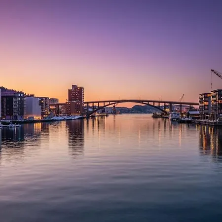 Апартаменты Modern In The Heart Of *